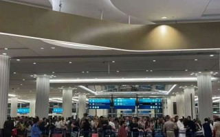 M滞留迪拜6天，7次航班取消，一名中国游客咬牙买下54000元机票