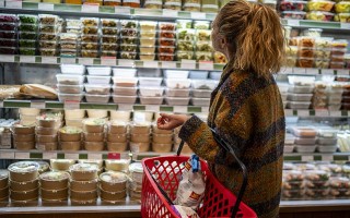 M美国消费者信心指数大跌 通胀预期上升