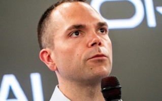 M甲骨文财报超预期+上调业绩指引 云业务收入飙升44% 股价盘后大涨