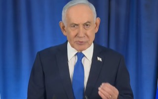 M以军打击伊朗钢铁厂及石化厂