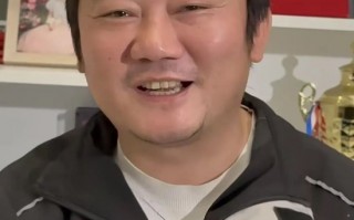 M“当时说实话想装一下”，张雪深夜回应“一个子儿都没有”言论：政府只需把舞台搭好就很棒了