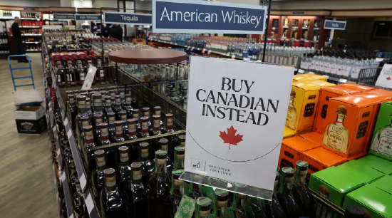 M特朗普发出主权威胁一年后，加拿大人保持强硬姿态对抗美国