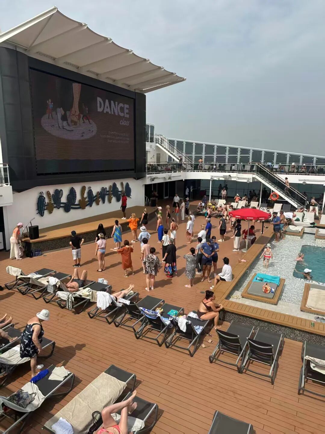 M滞留迪拜6天,7次航班取消,一名中国游客咬牙买下54000元机票 M滞留迪拜6天,7次航班取消,一名中国游客咬牙买下54000元机票