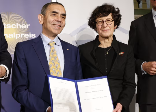 MBioNTech联合创始人计划离职、业绩展望不及预期，早盘跌20.8%