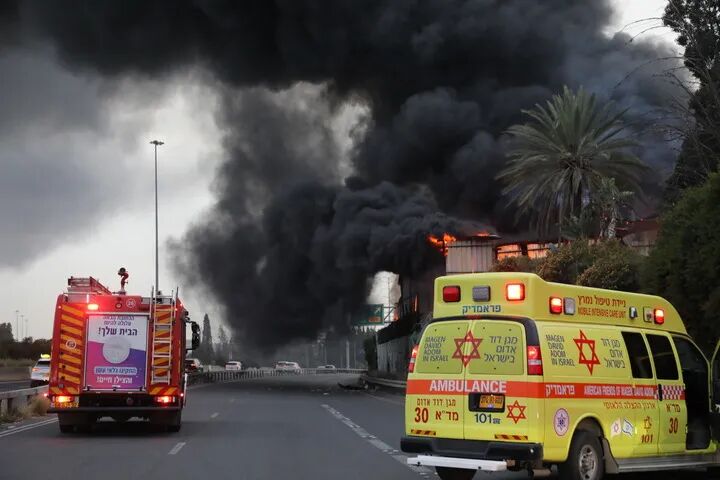 M美军空袭伊朗石油出口枢纽哈尔克岛，战事最新速览→