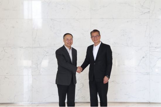 M李云泽会见香港特区政府财政司司长陈茂波 M李云泽会见香港特区政府财政司司长陈茂波