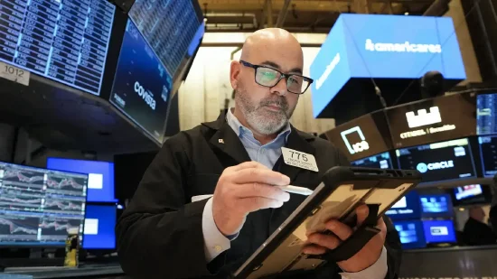 M午盘：美股维持涨势 市场关注中东局势发展