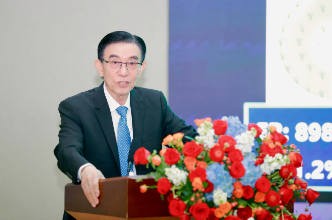 M中微董事长尹志尧,给半导体泼点冷水 | 海斌访谈 M中微董事长尹志尧,给半导体泼点冷水 | 海斌访谈