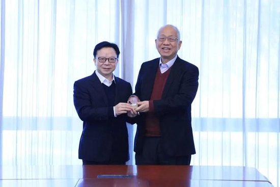 M水木湛清华,桃李映晨曦|沐曦股份向清华大学捐赠仪式举行 M水木湛清华,桃李映晨曦|沐曦股份向清华大学捐赠仪式举行