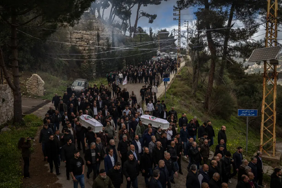 M黎巴嫩为以军空袭遇难夫妇哀悼 此次袭击引发广泛愤慨 M黎巴嫩为以军空袭遇难夫妇哀悼 此次袭击引发广泛愤慨