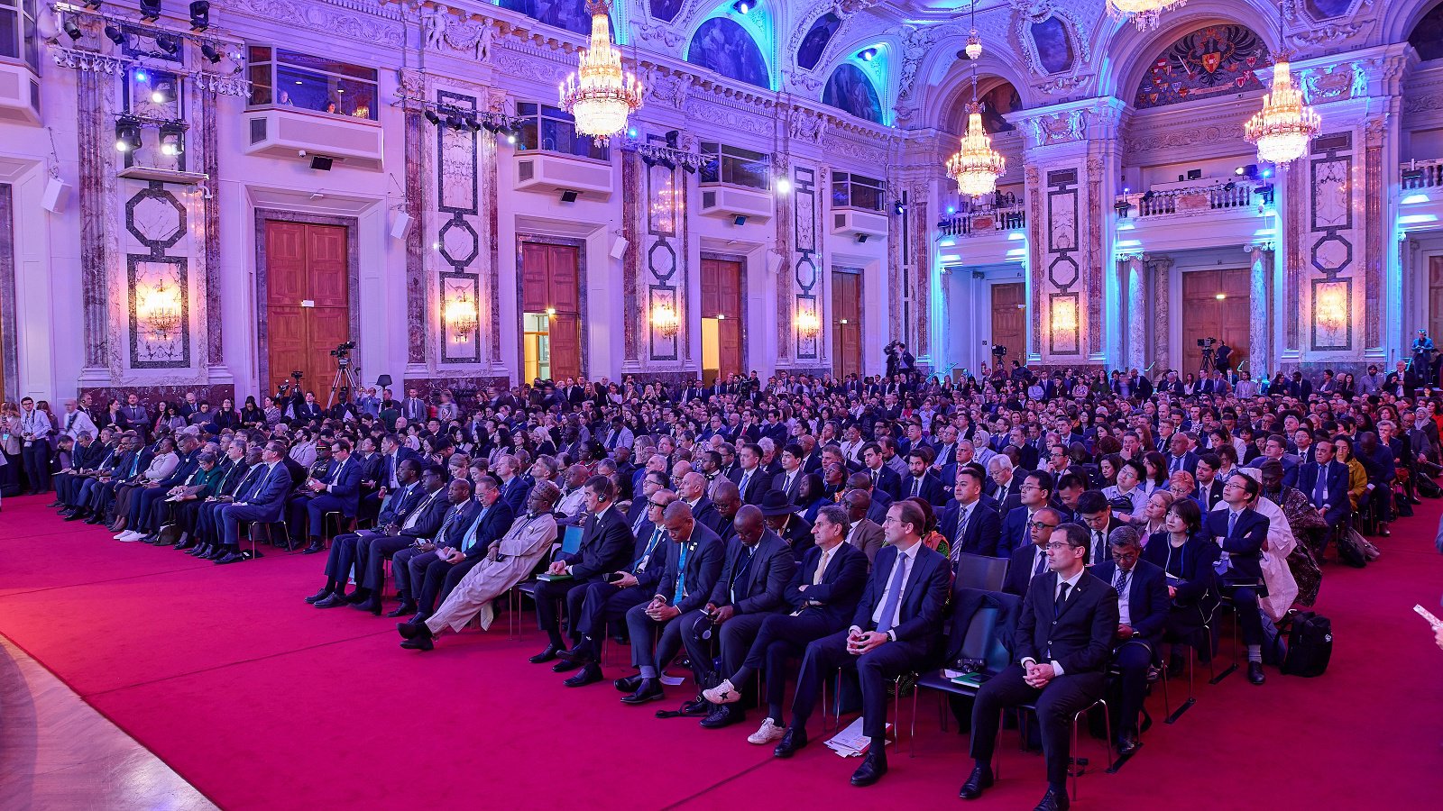 M地缘冲突加速能源转型步伐